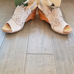 El Naturalista Womens N789 Vereda Wedge Sandal